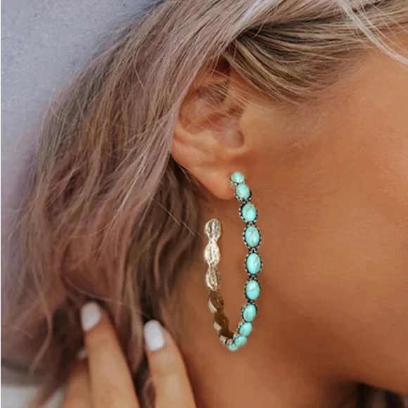 Jewelry - Turquoise hoops